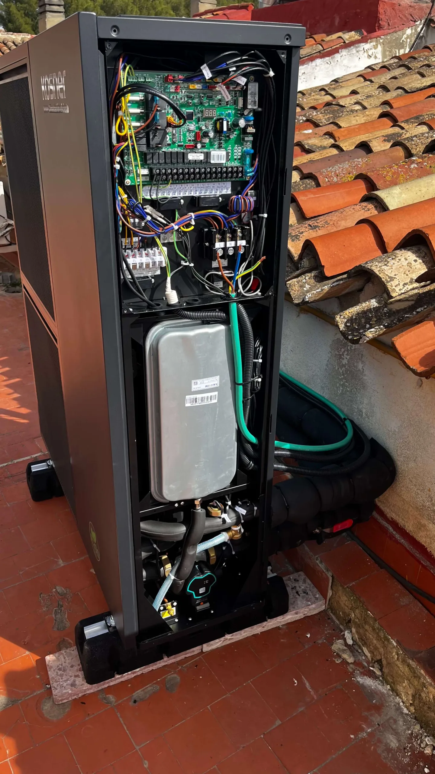 Acumulador doble Aerotermia instalado por Slypro