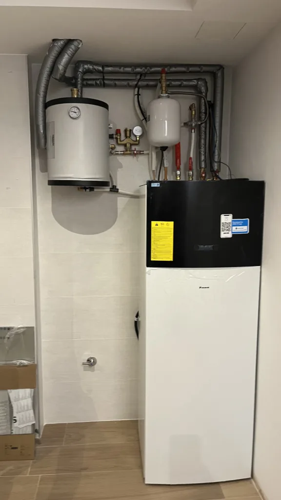 Unidad interior de aerotermina instalada por Slypro